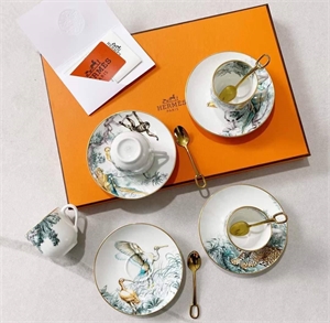 {{productViewItem.photos[photoViewList.activeNavIndex].Alt || productViewItem.photos[photoViewList.activeNavIndex].Description || 'Кофейный набор HERMES'}}