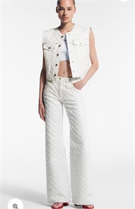 {{productViewItem.photos[photoViewList.activeNavIndex].Alt || productViewItem.photos[photoViewList.activeNavIndex].Description || 'Жилет LOUIS VUITTON'}}