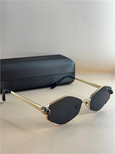 {{productViewItem.photos[photoViewList.activeNavIndex].Alt || productViewItem.photos[photoViewList.activeNavIndex].Description || 'Очки BVLGARI'}}