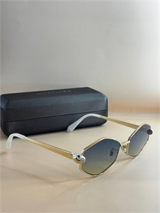 {{productViewItem.photos[photoViewList.activeNavIndex].Alt || productViewItem.photos[photoViewList.activeNavIndex].Description || 'Очки BVLGARI'}}
