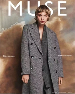 {{productViewItem.photos[photoViewList.activeNavIndex].Alt || productViewItem.photos[photoViewList.activeNavIndex].Description || 'Пальто LORO PIANA'}}