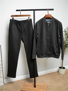 {{productViewItem.photos[photoViewList.activeNavIndex].Alt || productViewItem.photos[photoViewList.activeNavIndex].Description || 'Прогулочный костюм KITON'}}