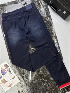 {{productViewItem.photos[photoViewList.activeNavIndex].Alt || productViewItem.photos[photoViewList.activeNavIndex].Description || 'Джинсы KITON'}}