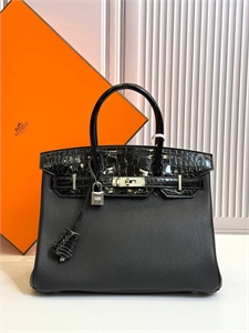 {{productViewItem.photos[photoViewList.activeNavIndex].Alt || productViewItem.photos[photoViewList.activeNavIndex].Description || 'Сумка HERMES'}}