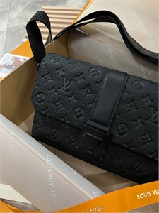 {{productViewItem.photos[photoViewList.activeNavIndex].Alt || productViewItem.photos[photoViewList.activeNavIndex].Description || 'Сумка LV'}}