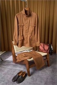 {{productViewItem.photos[photoViewList.activeNavIndex].Alt || productViewItem.photos[photoViewList.activeNavIndex].Description || 'Костюм LP'}}