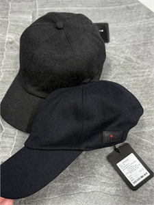 {{productViewItem.photos[photoViewList.activeNavIndex].Alt || productViewItem.photos[photoViewList.activeNavIndex].Description || 'Кепка KITON'}}