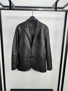 {{productViewItem.photos[photoViewList.activeNavIndex].Alt || productViewItem.photos[photoViewList.activeNavIndex].Description || 'Куртка пиджак KITON кожаная'}}