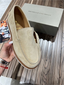 {{productViewItem.photos[photoViewList.activeNavIndex].Alt || productViewItem.photos[photoViewList.activeNavIndex].Description || 'Лоферы BC'}}