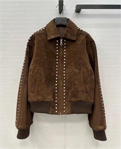 {{productViewItem.photos[photoViewList.activeNavIndex].Alt || productViewItem.photos[photoViewList.activeNavIndex].Description || 'Куртка LOEWE'}}