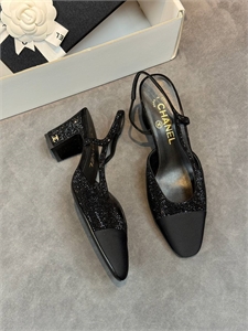 {{productViewItem.photos[photoViewList.activeNavIndex].Alt || productViewItem.photos[photoViewList.activeNavIndex].Description || 'Туфли CHANEL'}}