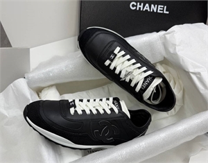 {{productViewItem.photos[photoViewList.activeNavIndex].Alt || productViewItem.photos[photoViewList.activeNavIndex].Description || 'Кроссовки CHANEL'}}