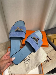 {{productViewItem.photos[photoViewList.activeNavIndex].Alt || productViewItem.photos[photoViewList.activeNavIndex].Description || 'Тапочки HERMES'}}