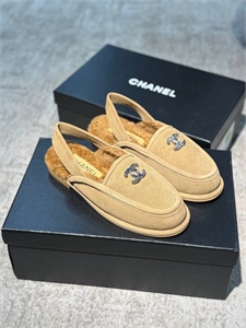 {{productViewItem.photos[photoViewList.activeNavIndex].Alt || productViewItem.photos[photoViewList.activeNavIndex].Description || 'Лоферы CHANEL'}}