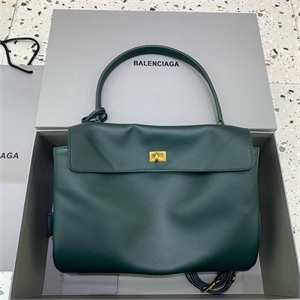 {{productViewItem.photos[photoViewList.activeNavIndex].Alt || productViewItem.photos[photoViewList.activeNavIndex].Description || 'Сумка BALENCIAGA'}}