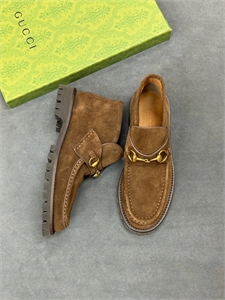 {{productViewItem.photos[photoViewList.activeNavIndex].Alt || productViewItem.photos[photoViewList.activeNavIndex].Description || 'Ботинки GUCCI'}}