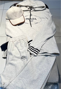 Костюм PRADA 152900