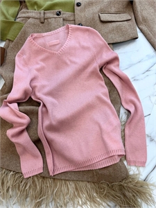 {{productViewItem.photos[photoViewList.activeNavIndex].Alt || productViewItem.photos[photoViewList.activeNavIndex].Description || 'Кофта MIU MIU'}}