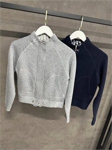 {{productViewItem.photos[photoViewList.activeNavIndex].Alt || productViewItem.photos[photoViewList.activeNavIndex].Description || 'Бомбер DIOR'}}