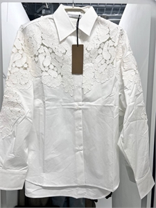 {{productViewItem.photos[photoViewList.activeNavIndex].Alt || productViewItem.photos[photoViewList.activeNavIndex].Description || 'Рубашка  ERMANO SCERVINO'}}