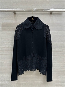{{productViewItem.photos[photoViewList.activeNavIndex].Alt || productViewItem.photos[photoViewList.activeNavIndex].Description || 'Блузка  ERMANO SCERVINO'}}