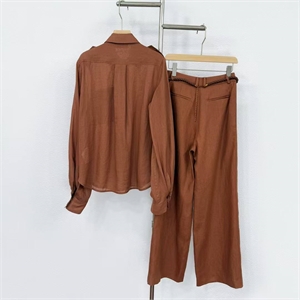 {{productViewItem.photos[photoViewList.activeNavIndex].Alt || productViewItem.photos[photoViewList.activeNavIndex].Description || 'Костюм ZIMMERMANN'}}