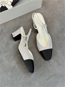 {{productViewItem.photos[photoViewList.activeNavIndex].Alt || productViewItem.photos[photoViewList.activeNavIndex].Description || 'Туфли CHANEL'}}