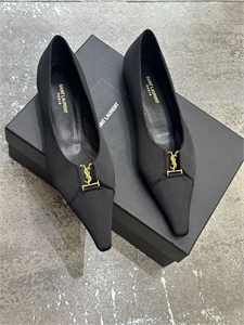 {{productViewItem.photos[photoViewList.activeNavIndex].Alt || productViewItem.photos[photoViewList.activeNavIndex].Description || 'Балетки YSL'}}