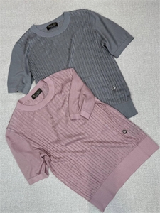 {{productViewItem.photos[photoViewList.activeNavIndex].Alt || productViewItem.photos[photoViewList.activeNavIndex].Description || 'Кофта LORO PIANA'}}