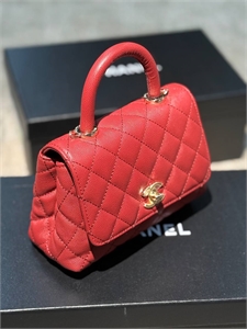 {{productViewItem.photos[photoViewList.activeNavIndex].Alt || productViewItem.photos[photoViewList.activeNavIndex].Description || 'Сумка CHANEL'}}
