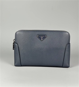 {{productViewItem.photos[photoViewList.activeNavIndex].Alt || productViewItem.photos[photoViewList.activeNavIndex].Description || 'Клатч PRADA'}}