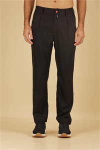 {{productViewItem.photos[photoViewList.activeNavIndex].Alt || productViewItem.photos[photoViewList.activeNavIndex].Description || 'Брюки KITON'}}