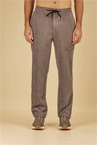{{productViewItem.photos[photoViewList.activeNavIndex].Alt || productViewItem.photos[photoViewList.activeNavIndex].Description || 'Брюки KITON'}}
