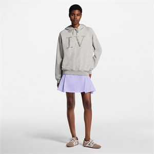 {{productViewItem.photos[photoViewList.activeNavIndex].Alt || productViewItem.photos[photoViewList.activeNavIndex].Description || 'Худи LOUIS VUITTON'}}
