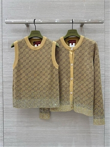{{productViewItem.photos[photoViewList.activeNavIndex].Alt || productViewItem.photos[photoViewList.activeNavIndex].Description || 'Топ GUCCI'}}