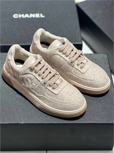 {{productViewItem.photos[photoViewList.activeNavIndex].Alt || productViewItem.photos[photoViewList.activeNavIndex].Description || 'Кроссовки CHANEL'}}