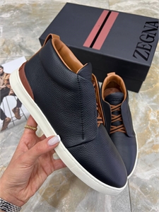 {{productViewItem.photos[photoViewList.activeNavIndex].Alt || productViewItem.photos[photoViewList.activeNavIndex].Description || 'Кеды ZEGNA'}}