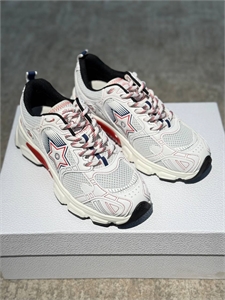 {{productViewItem.photos[photoViewList.activeNavIndex].Alt || productViewItem.photos[photoViewList.activeNavIndex].Description || 'Кроссовки DIOR'}}