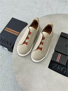 {{productViewItem.photos[photoViewList.activeNavIndex].Alt || productViewItem.photos[photoViewList.activeNavIndex].Description || 'Слипоны ZEGNA'}}