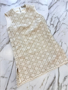{{productViewItem.photos[photoViewList.activeNavIndex].Alt || productViewItem.photos[photoViewList.activeNavIndex].Description || 'Платье DIOR'}}