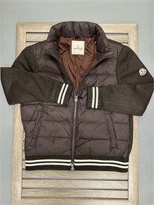{{productViewItem.photos[photoViewList.activeNavIndex].Alt || productViewItem.photos[photoViewList.activeNavIndex].Description || 'Куртка MONCLER'}}