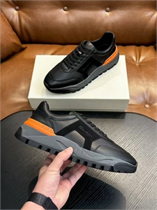 {{productViewItem.photos[photoViewList.activeNavIndex].Alt || productViewItem.photos[photoViewList.activeNavIndex].Description || 'Кроссовки SANTONI'}}