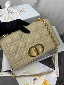 {{productViewItem.photos[photoViewList.activeNavIndex].Alt || productViewItem.photos[photoViewList.activeNavIndex].Description || 'Сумка DIOR'}}