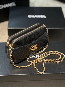 {{productViewItem.photos[photoViewList.activeNavIndex].Alt || productViewItem.photos[photoViewList.activeNavIndex].Description || 'Сумка CHANEL'}}