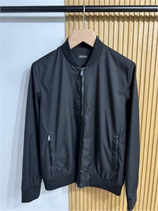 {{productViewItem.photos[photoViewList.activeNavIndex].Alt || productViewItem.photos[photoViewList.activeNavIndex].Description || 'Куртка ZEGNA'}}