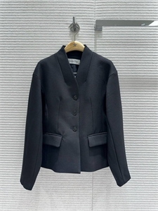 {{productViewItem.photos[photoViewList.activeNavIndex].Alt || productViewItem.photos[photoViewList.activeNavIndex].Description || 'Пиджак DIOR'}}