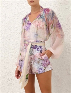 {{productViewItem.photos[photoViewList.activeNavIndex].Alt || productViewItem.photos[photoViewList.activeNavIndex].Description || 'Костюм ZIMMERMANN'}}
