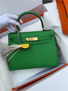 {{productViewItem.photos[photoViewList.activeNavIndex].Alt || productViewItem.photos[photoViewList.activeNavIndex].Description || 'Сумка HERMES'}}