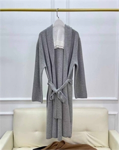 {{productViewItem.photos[photoViewList.activeNavIndex].Alt || productViewItem.photos[photoViewList.activeNavIndex].Description || 'Костюм LORO PIANA Тройка'}}