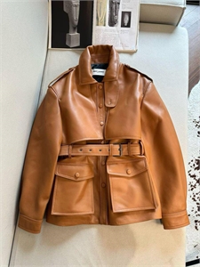 {{productViewItem.photos[photoViewList.activeNavIndex].Alt || productViewItem.photos[photoViewList.activeNavIndex].Description || 'Куртка YSL'}}